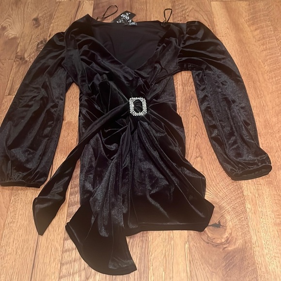 NWT Quiz Woman’s Velvet Silver Buckle Dress Size US 10 - Picture 1 of 6